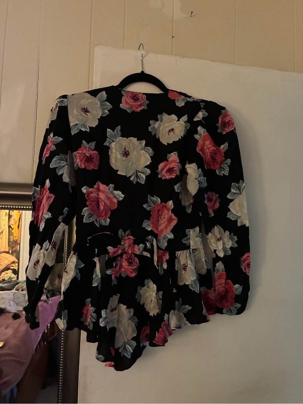 Black Floral women’s vintage blouse 👚 with Pink & White Roses - Picture 5 of 5